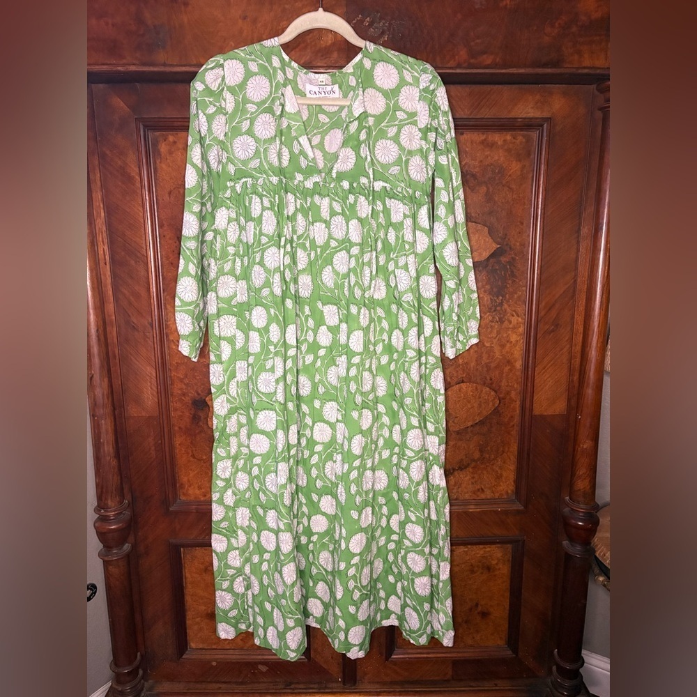 NWOT The Canyon- Latigo Long Sleeve Cotton Smocked Dress. Size XS - Picture 4 of 9